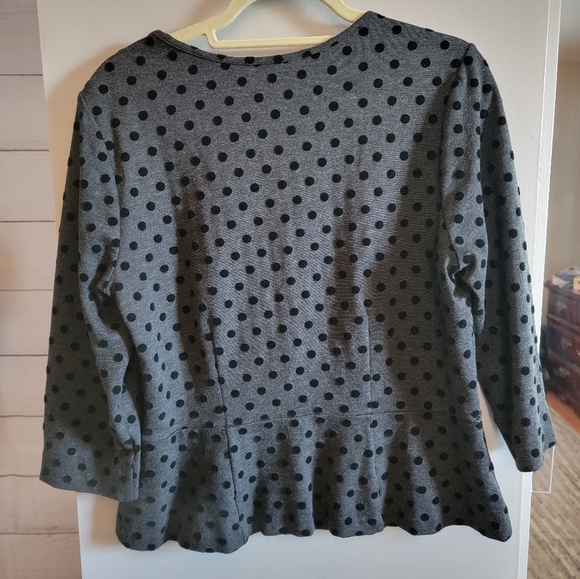 White House Black Market Pka Dot Peplum Blouse - Size Large - Picture 4 of 5